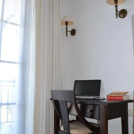On The Cliff Apartman Obzor