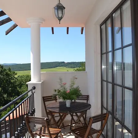 On The Cliff * Обзор